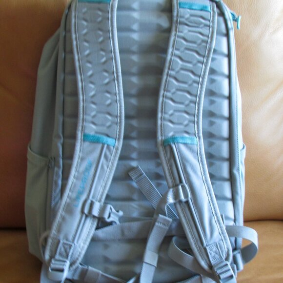 NWT LifeProof Squamish 20 Liter Outdoor Backpack for Travel and Hiking main image 8